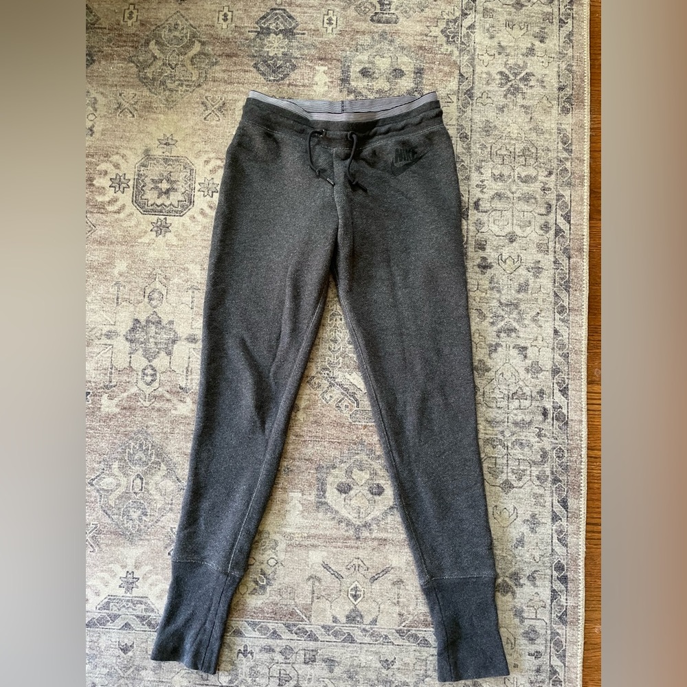 Nike sweat/ jogger pants